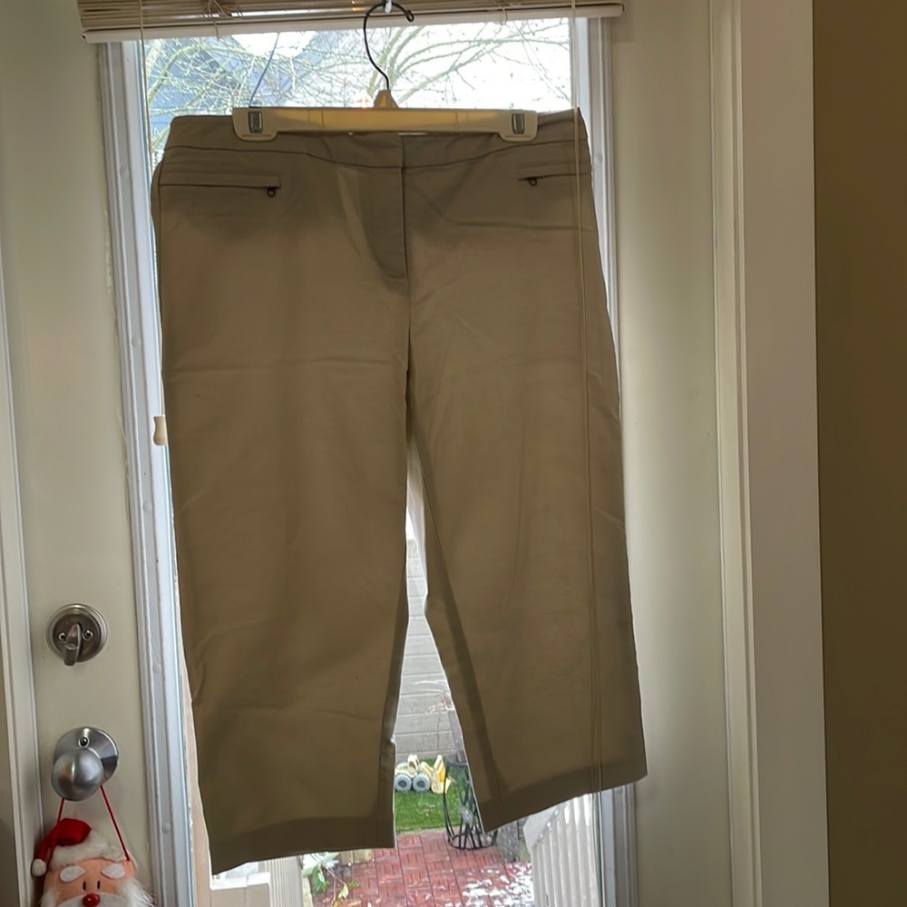 Capri pants